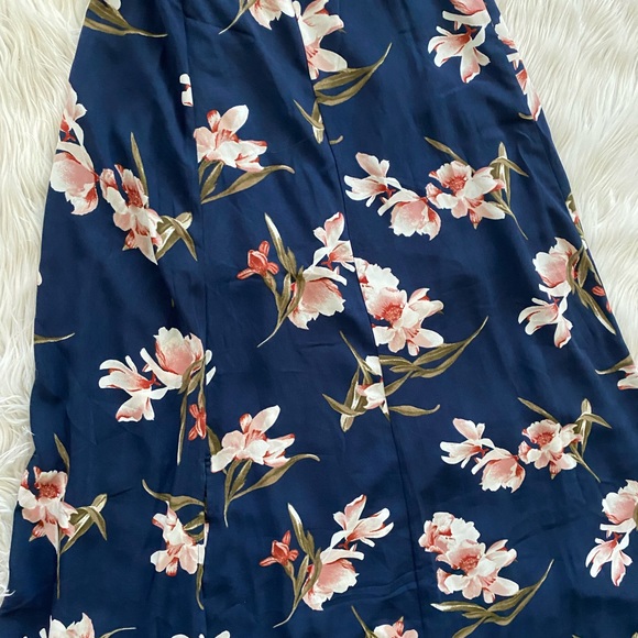 Floral two piece halter top and skirt with slit - Picture 3 of 6